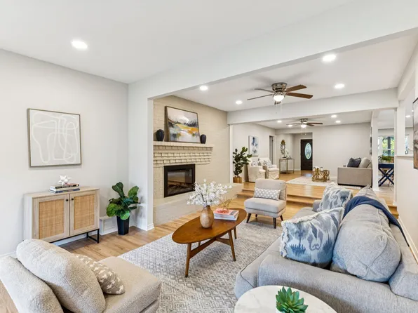 10419 Royalwood Dr, Dallas, TX 75238