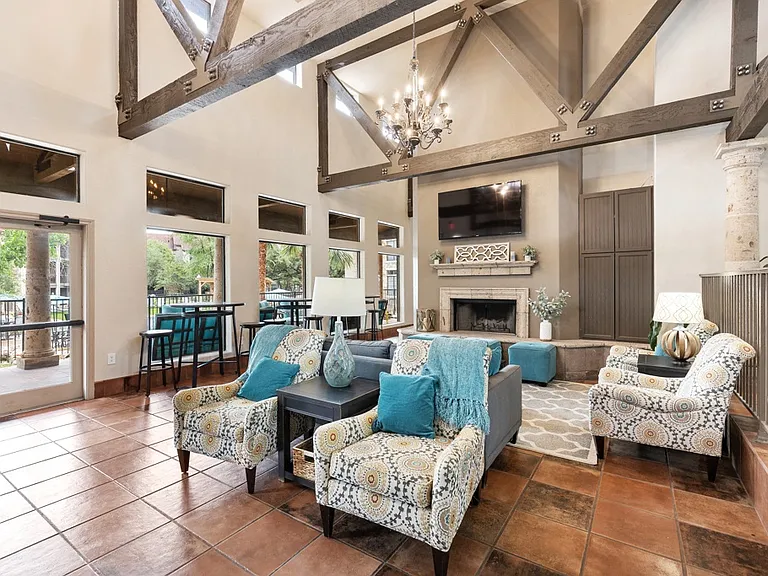 Waters Edge Apartments in Georgetown, TX