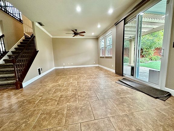 4th image of 1921 Marinette Ln