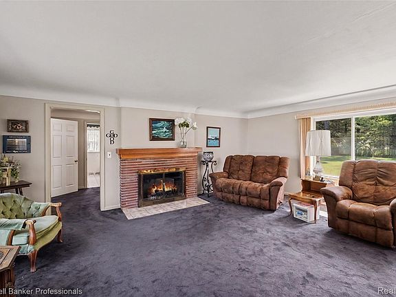 5th image of 181 Sterling Dr