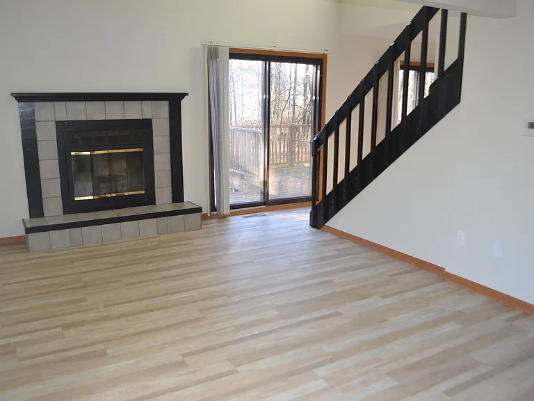 3207 Eau Claire Ave — Photo 3
