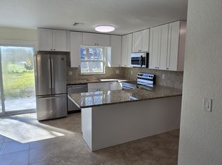 8118 Macoma Dr NE, Saint Petersburg, FL 33702