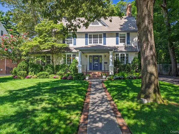 72 Broadway, Rockville Centre, NY 11570