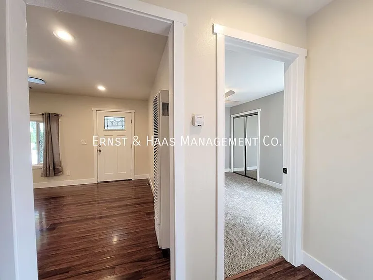 8429 Somerset Blvd — Photo 22
