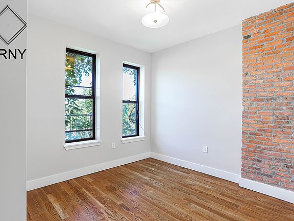 2nd image of 1355 Putnam Ave