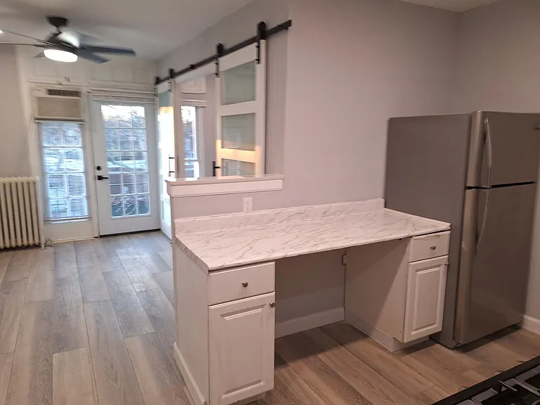 5235 Oxford Ave — Photo 9