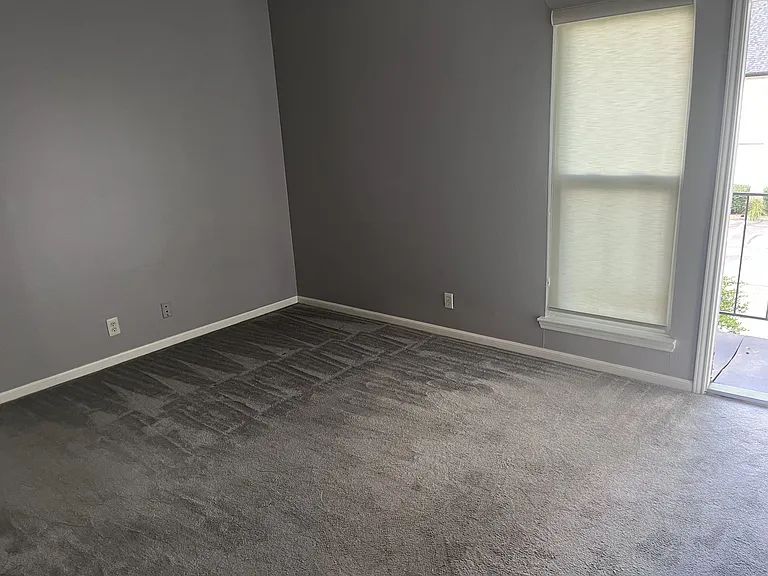 1307 Kinney Ave #110 — Photo 8