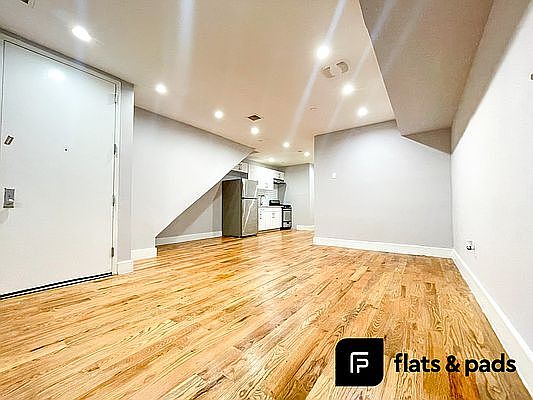 2nd image of 590 Bainbridge St APT 1