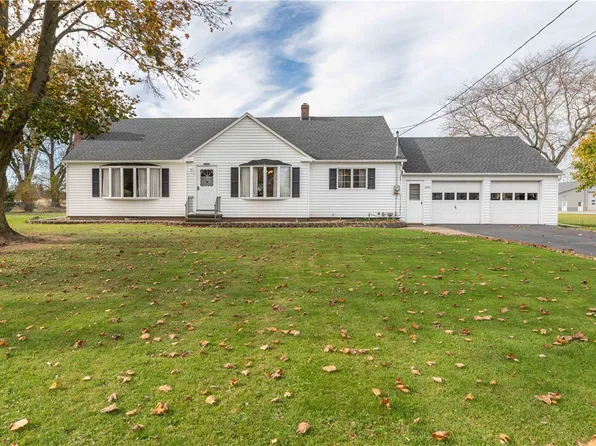 2343 Lake Rd, Hamlin, NY 14464