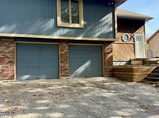 1724 NW 10th St, Blue Springs, MO 64015