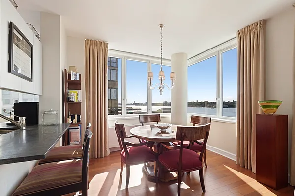 Sold by Nest Seekers International | media 2