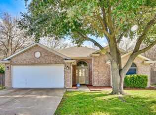 405 Mill Ridge Dr, Arlington, TX 76018