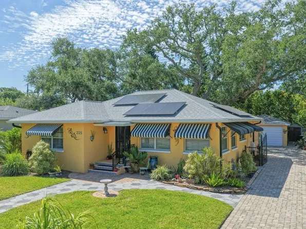 225 Garden Cir S, Dunedin, FL 34698