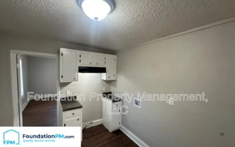 3 bed, 1.0 bath, 1056 sqft, $925 — Photo 4