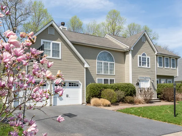 42 Milford Hunt Lane, Milford, CT 06461