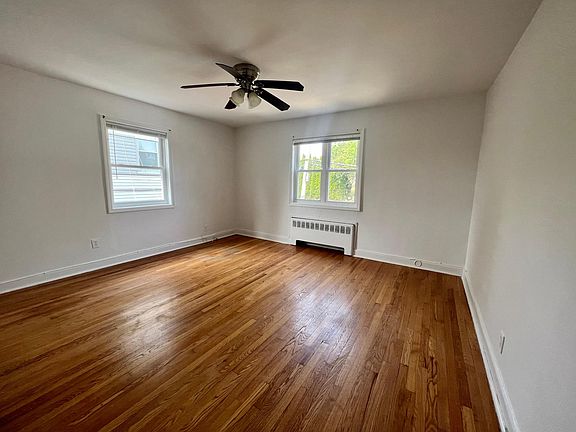 5th image of 22 Crescent Pl #W
