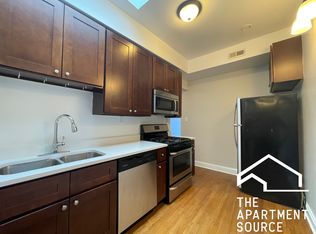 3050 N Milwaukee Ave #2F, Chicago, IL 60618