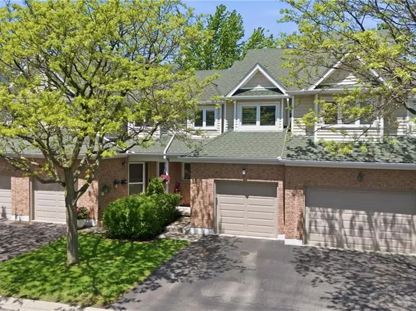 2215 Cleaver Ave #16, Burlington, ON L7M 4C5