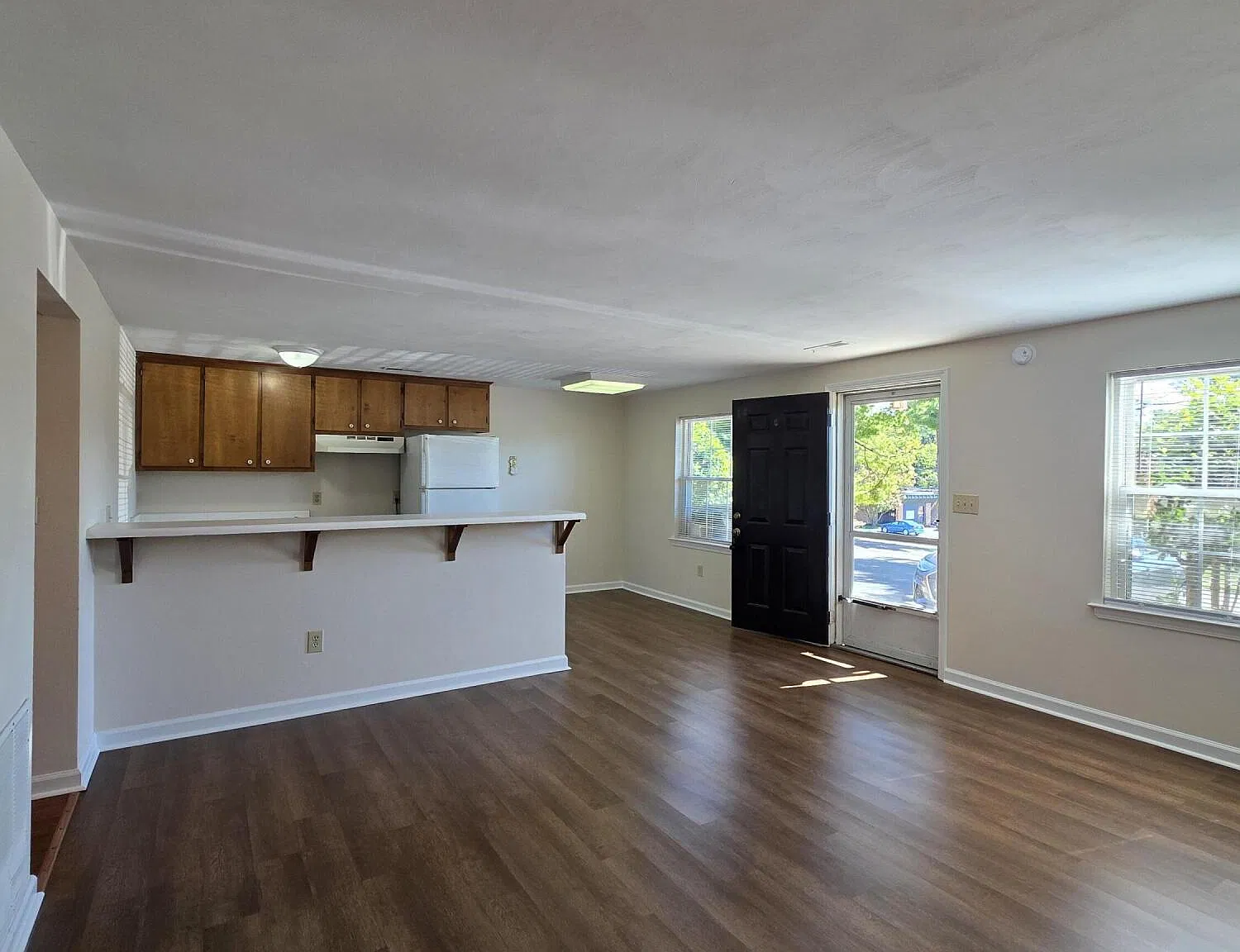 2 bed, 1.0 bath, 900 sqft, $1,295 — Photo 4