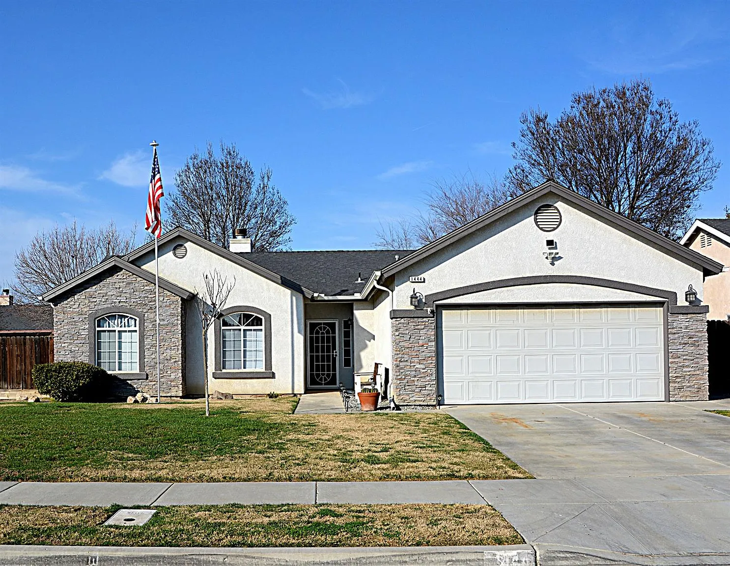 1444 Tulip St photo 1