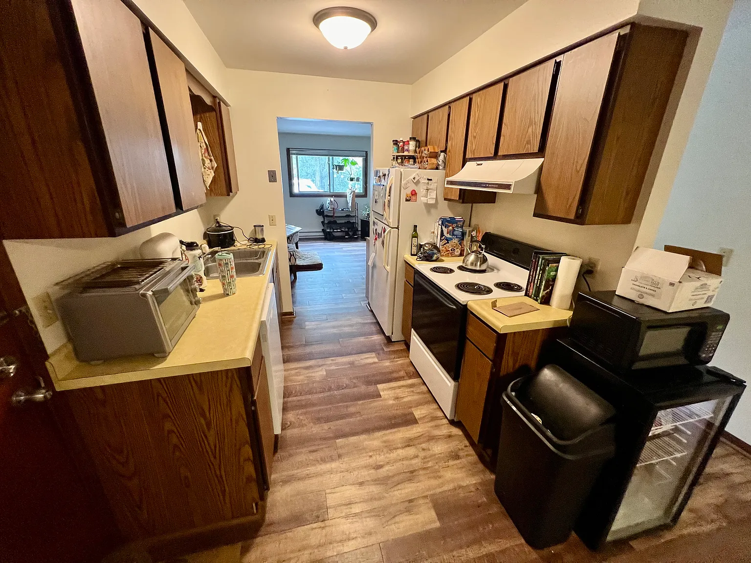 2 bed, 850 sqft, $995 — Photo 2