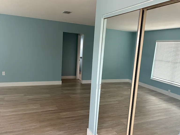 4122 Urbino St — Photo 3
