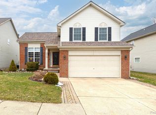 3013 Talon Cir, Lake Orion, MI 48360