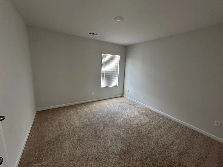430 Whitby St — Photo 14