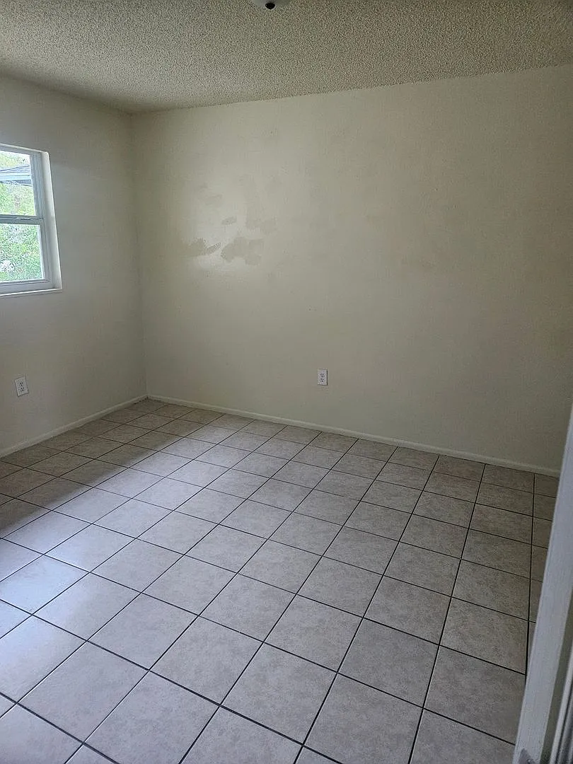3/2 DUPLEX — Photo 3