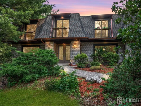 403 New Dover Rd, Colonia, NJ 07067