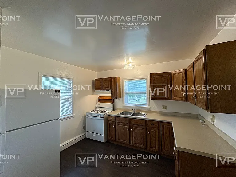 123 Oak St — Photo 8