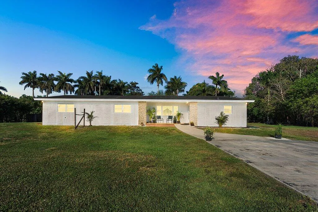4 bed, 2.0 bath, 2266 sqft, $5,500 — Photo 3