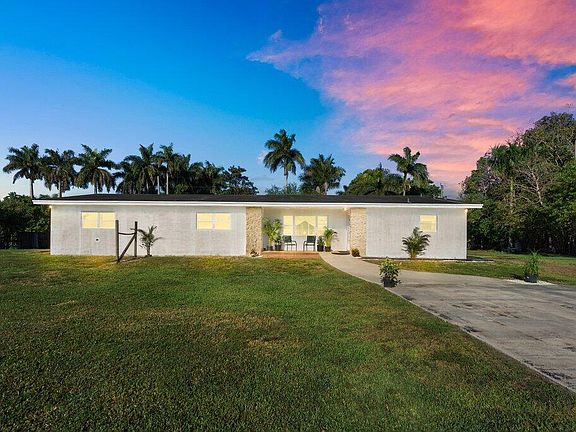3rd image of 5400 SW 162ND Avenue