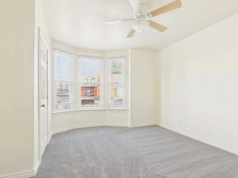 29 S 15th St — Photo 13