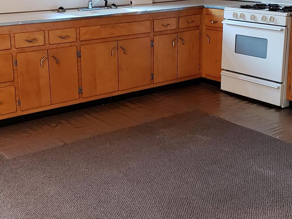 Large Eat in Kitchen 20 X 12 includes separate dining area 12 X 8