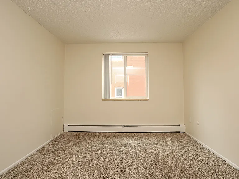 1280 Clayton St. Apartments — Photo 31