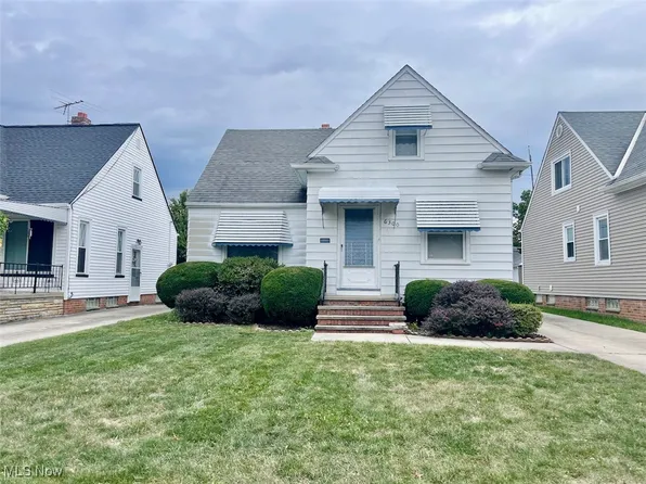 6300 Belmere Dr, Parma, OH 44129