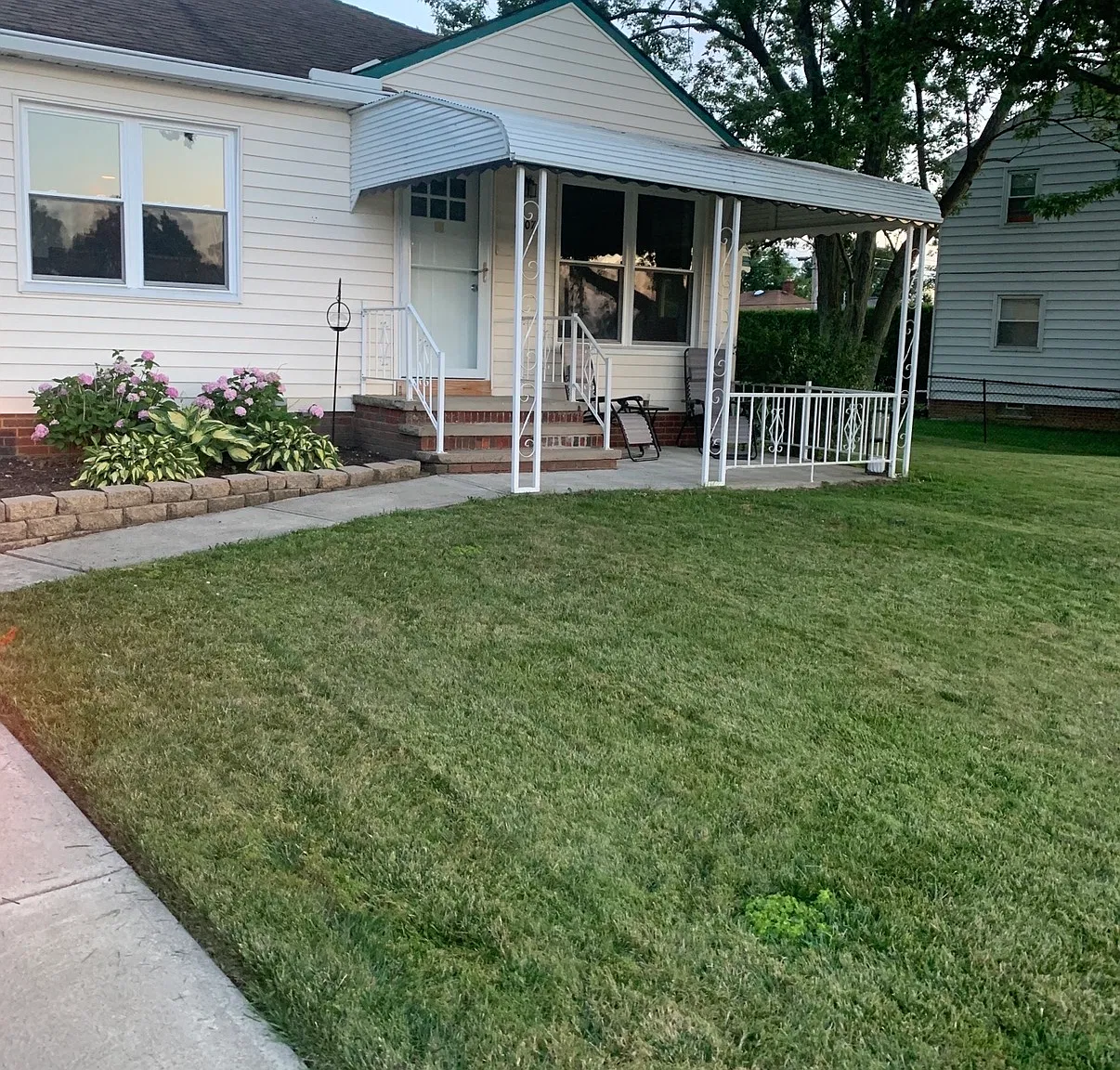 3 bed, 1064 sqft, $2,000 — Photo 1