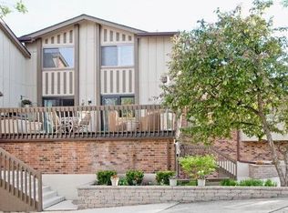 41 Portwine Rd, Willowbrook, IL 60527