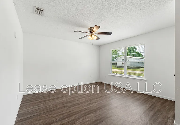 34 Pine St #B — Photo 12