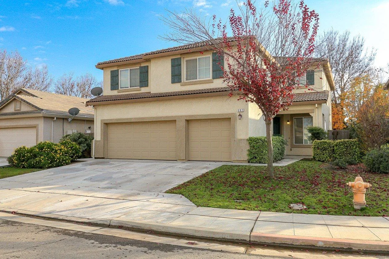 597 Almond Ct photo 1
