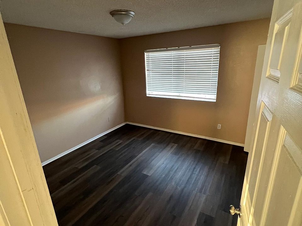 2nd image of 13014 N 31st Dr