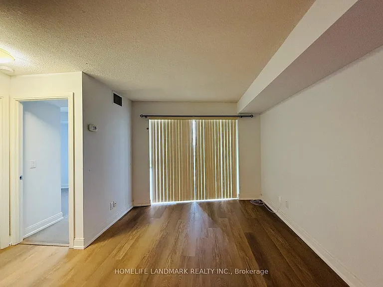 135 Village Green Sq #2419 — Photo 8