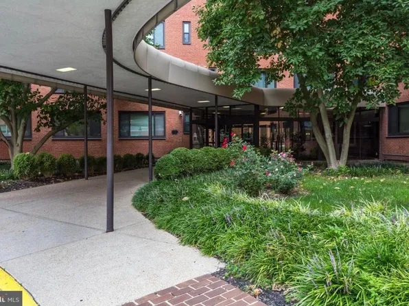 1021 Arlington Blvd, Arlington, VA