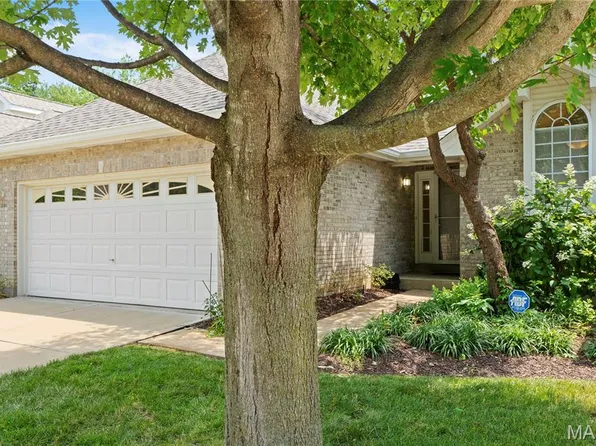 5550 Remington Villas Ct, Saint Louis, MO 63129