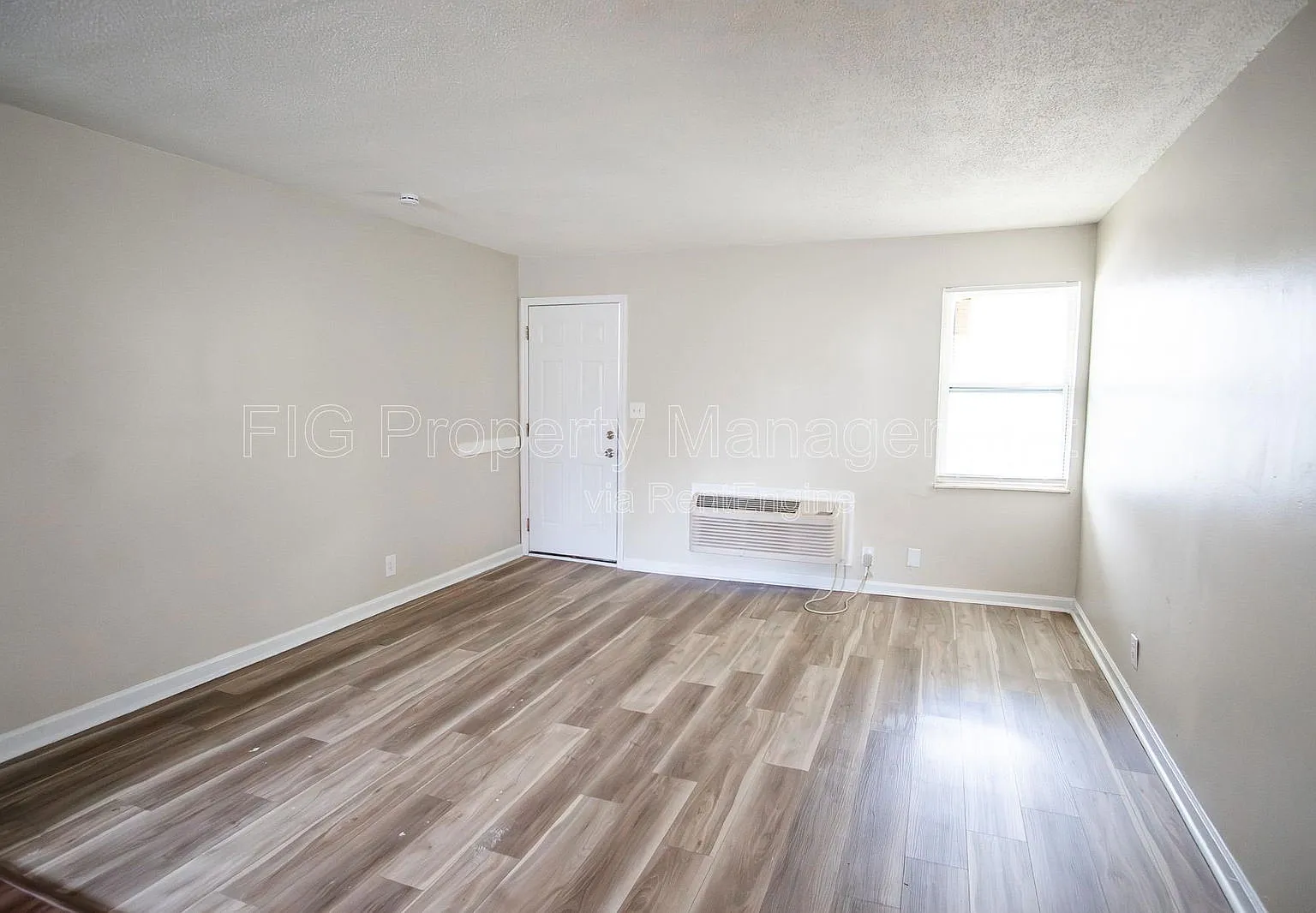 Studio, 1.0 bath, 400 sqft, $795 — Photo 3