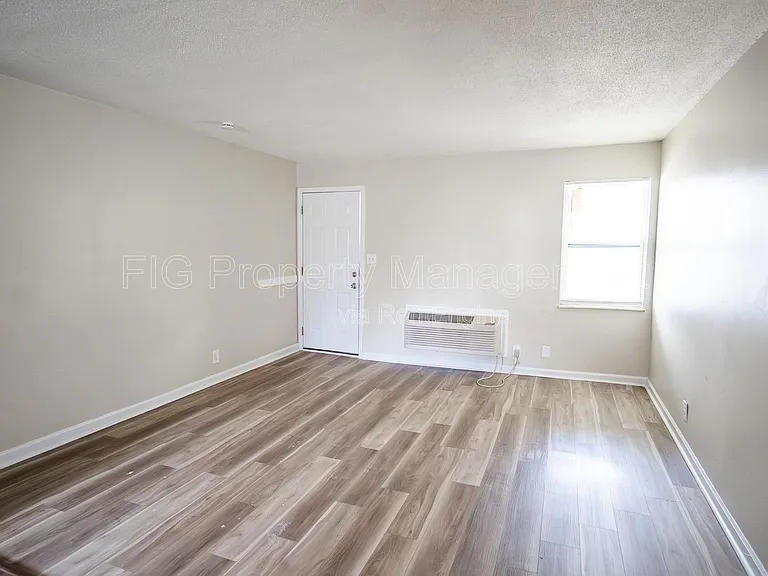 1806 Minnis Ave #8 — Photo 3