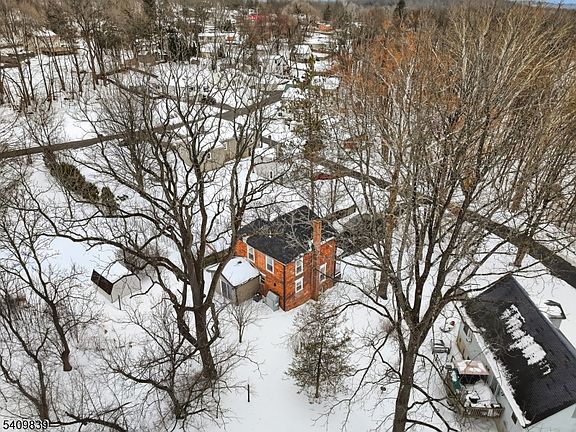 3rd image of 71 Wishing Well Rd