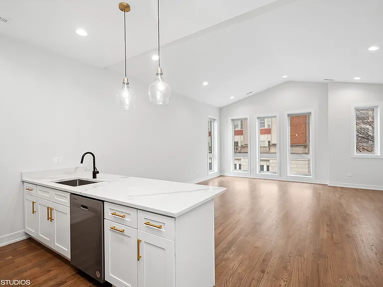 2246 W Jackson Blvd #3 — Photo 5
