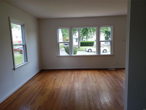 3rd image of 1236 Lynfield Pl
